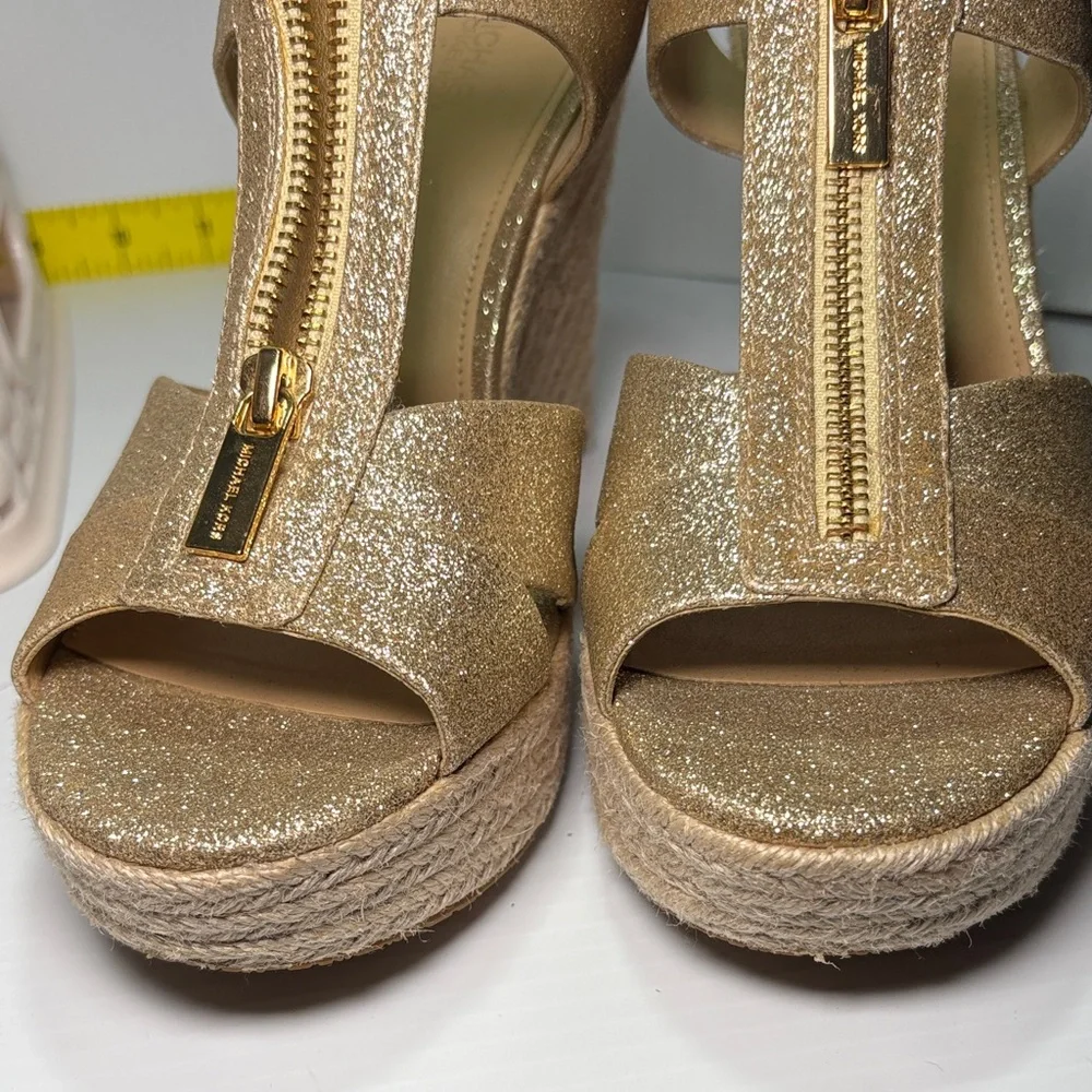 Micheal kors size 8 Sparkling Gold 5”  Wedge zip up‎ Sandals fc5. Stunning!!!